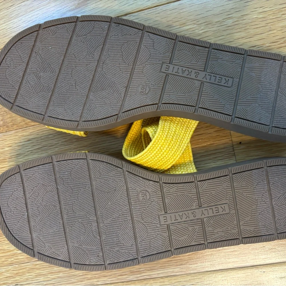 Kelly & Katie Yellow Sandals Strappy New in Box Women’s 8.5 M NIB Shoes and - Picture 4 of 7